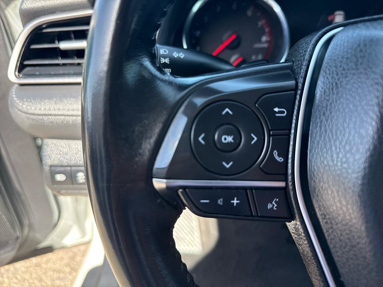 Used 2020 Toyota Camry XSE FWD image 17