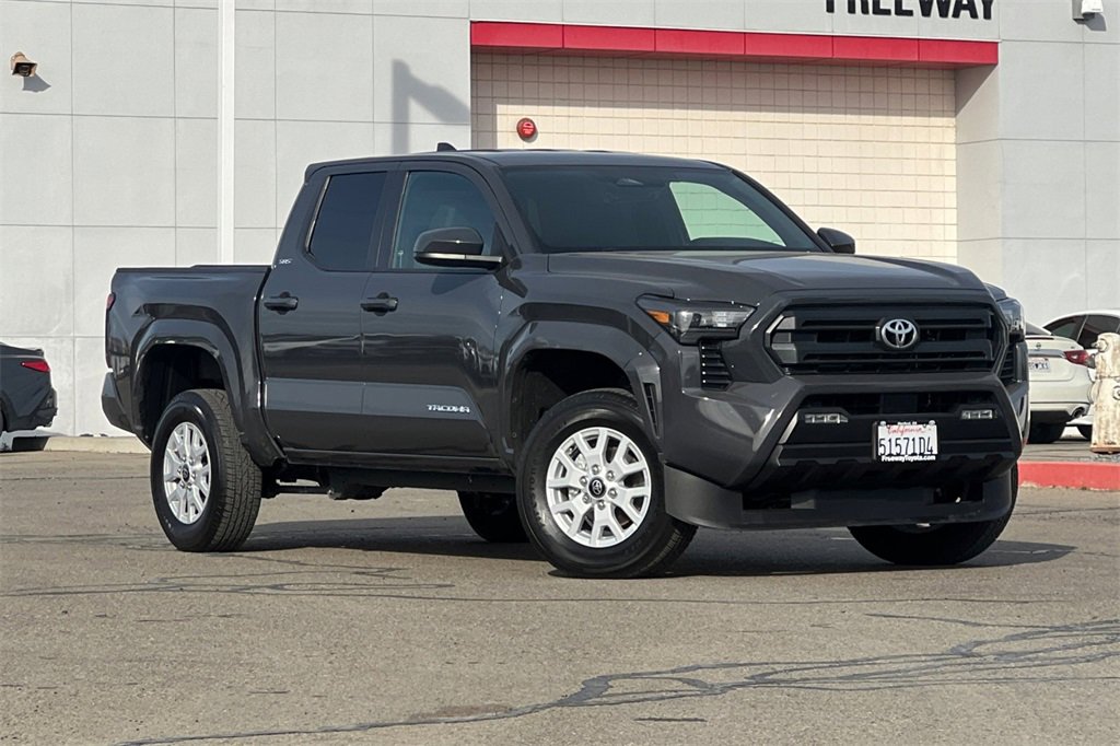 Certified 2025 Toyota Tacoma SR5 image 2