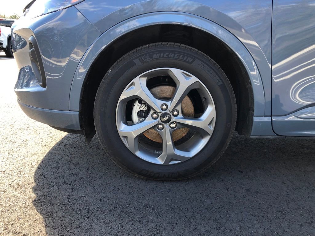 Used 2023 Ford Escape ST-Line w/ Tech Pack #1 AWD/4WD image 9