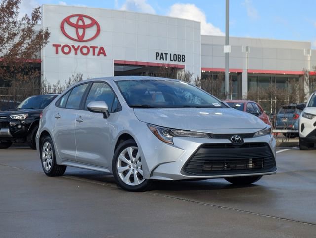 Used 2023 Toyota Corolla LE image 2