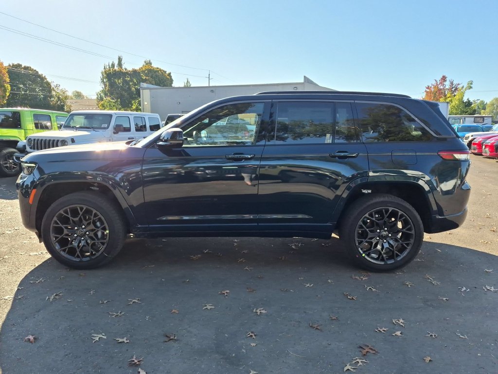 New 2027 Jeep Grand Cherokee Summit AWD/4WD image 4
