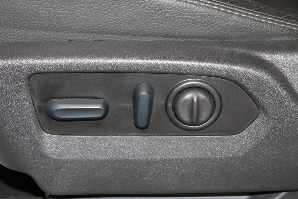 Used 2023 GMC Sierra 3500 Denali w/ Denali Ultimate Package image 27