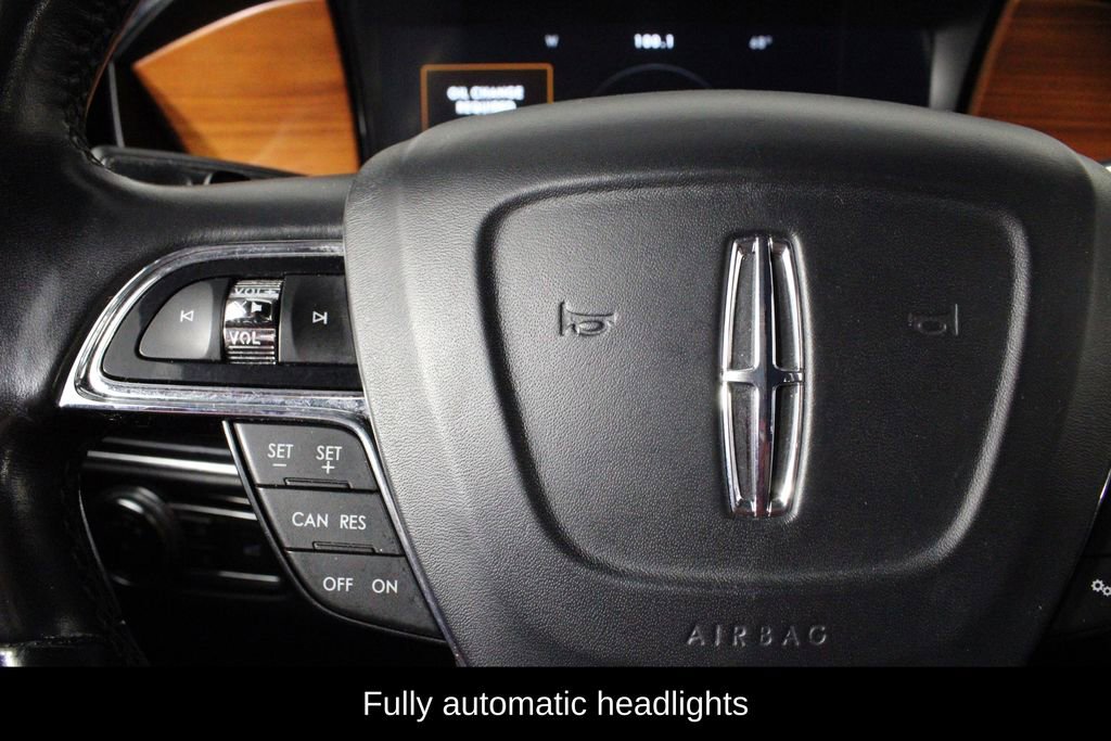 Used 2019 Lincoln Navigator Premiere AWD/4WD image 25