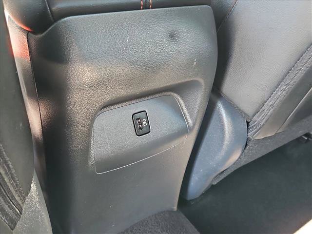 Used 2025 Nissan Sentra SR w/ SR Premium Package FWD image 17