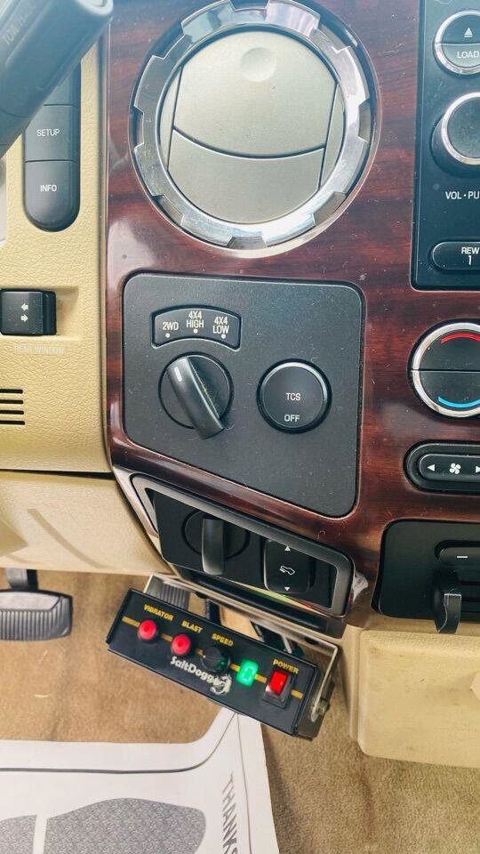 Used 2010 Ford F250 Lariat image 30