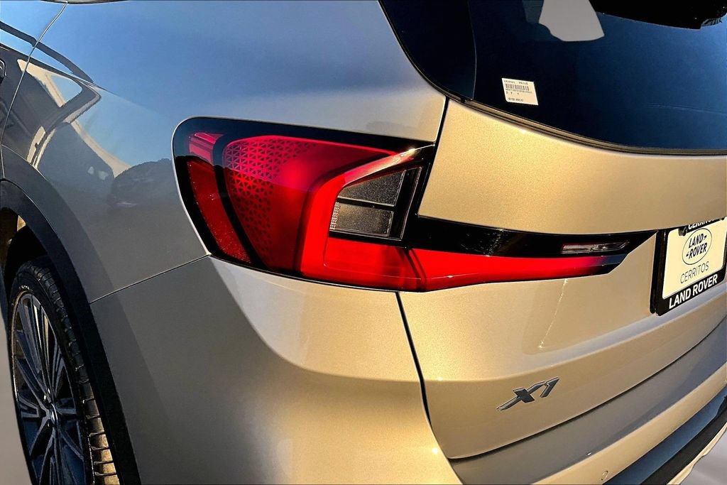 Used 2025 BMW X1 xDrive28i AWD/4WD image 21