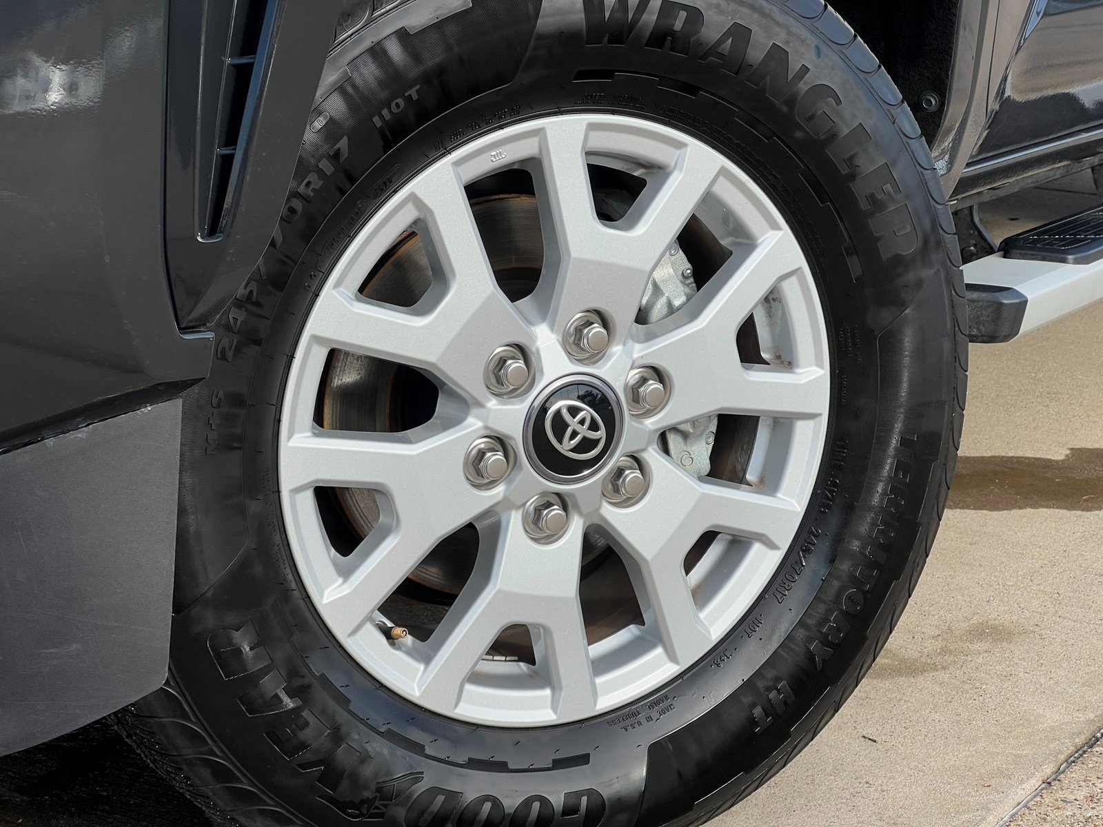 Used 2025 Toyota Tacoma SR5 image 13