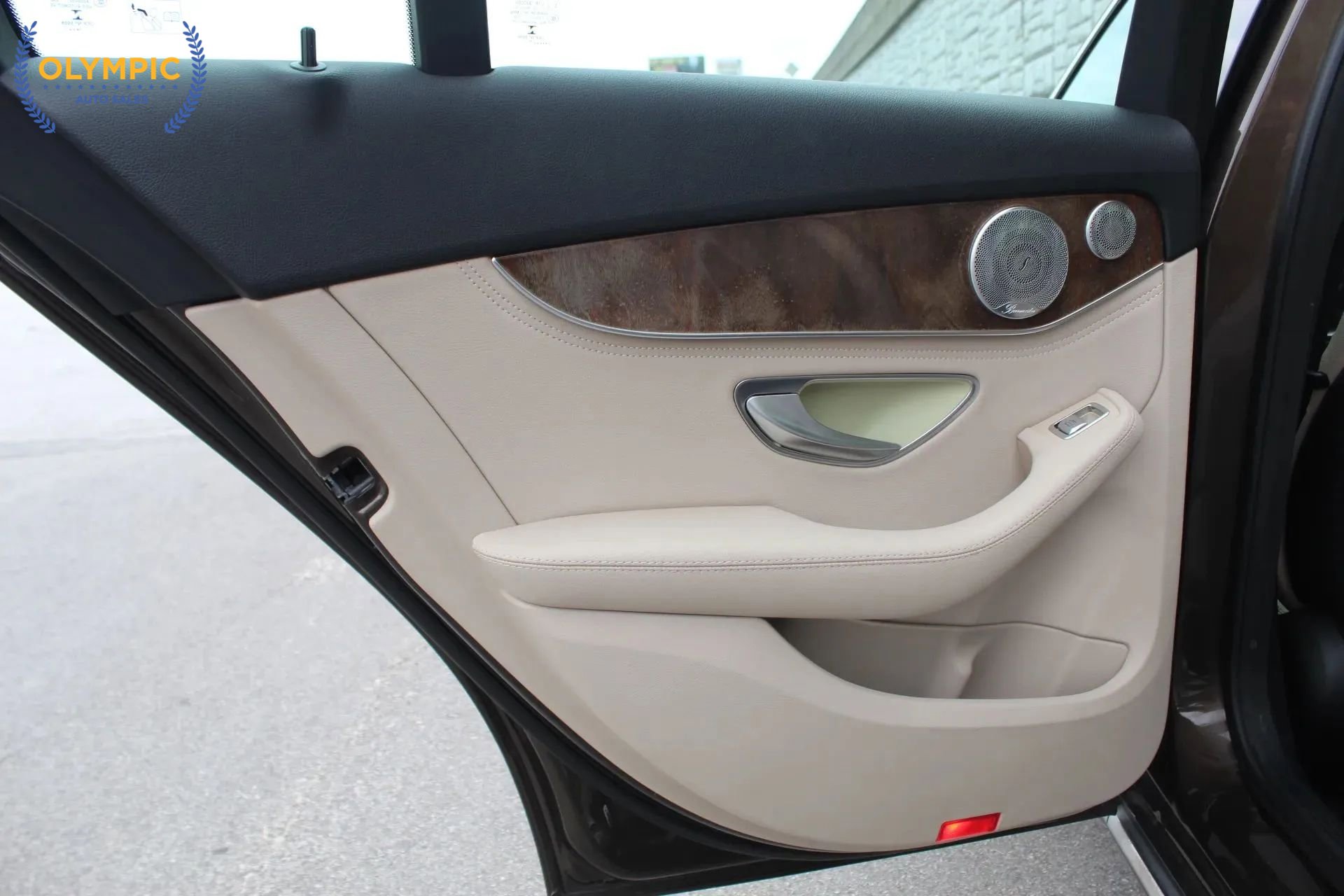 Used 2015 Mercedes-Benz C 300 Sedan w/ Premium 1 Package image 34