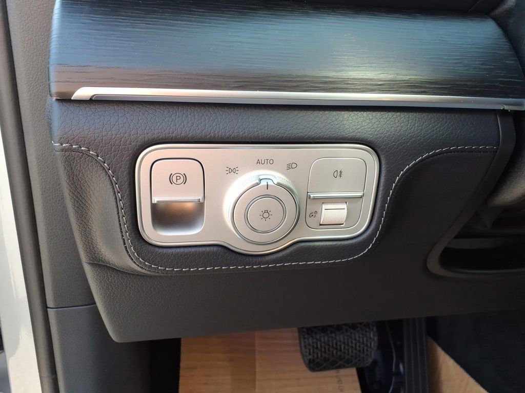 New 2026 Mercedes-Benz GLE 450 4MATIC image 17