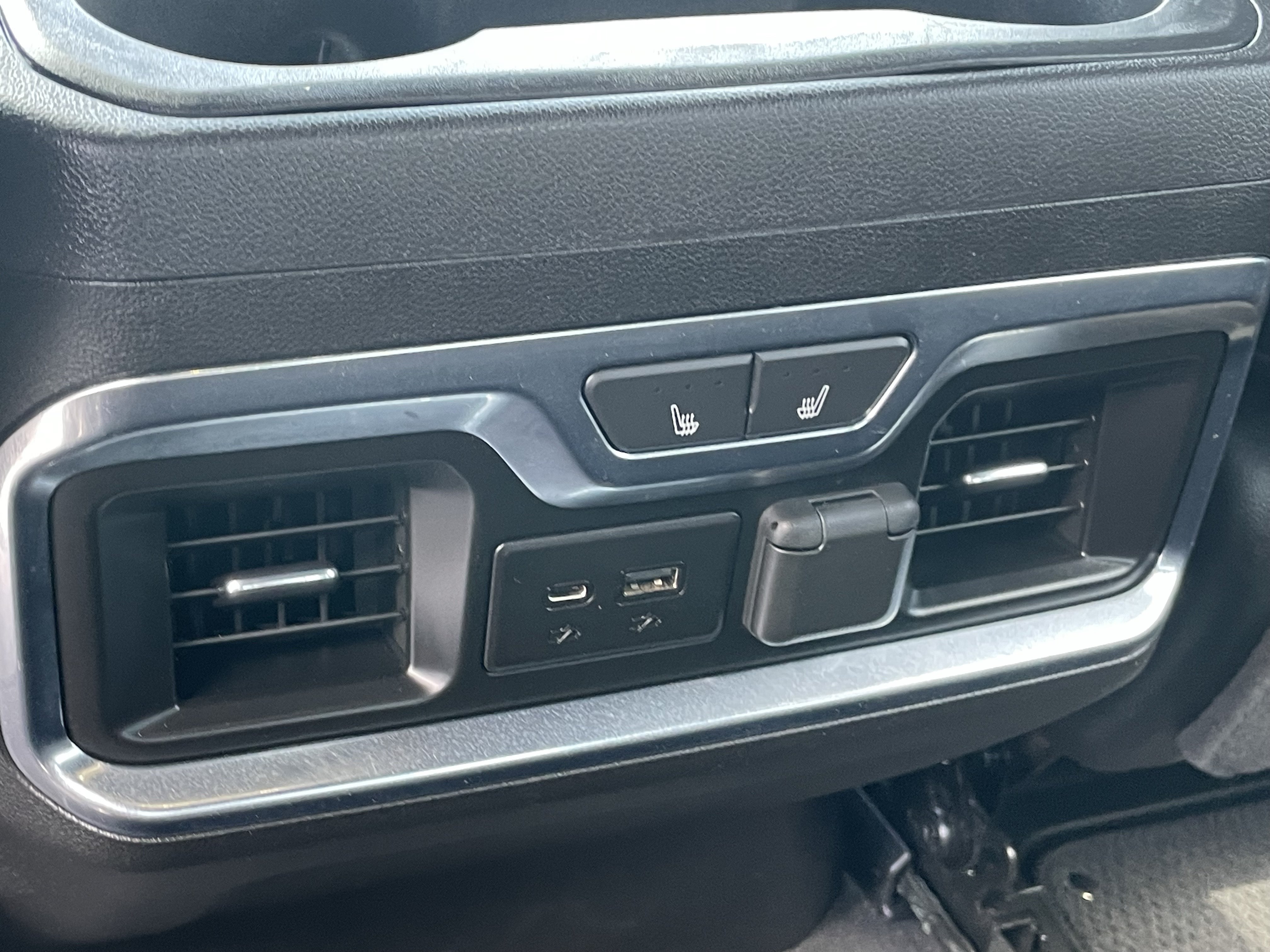 Used 2021 GMC Sierra 2500 AT4 w/ AT4 Preferred Package AWD/4WD image 33