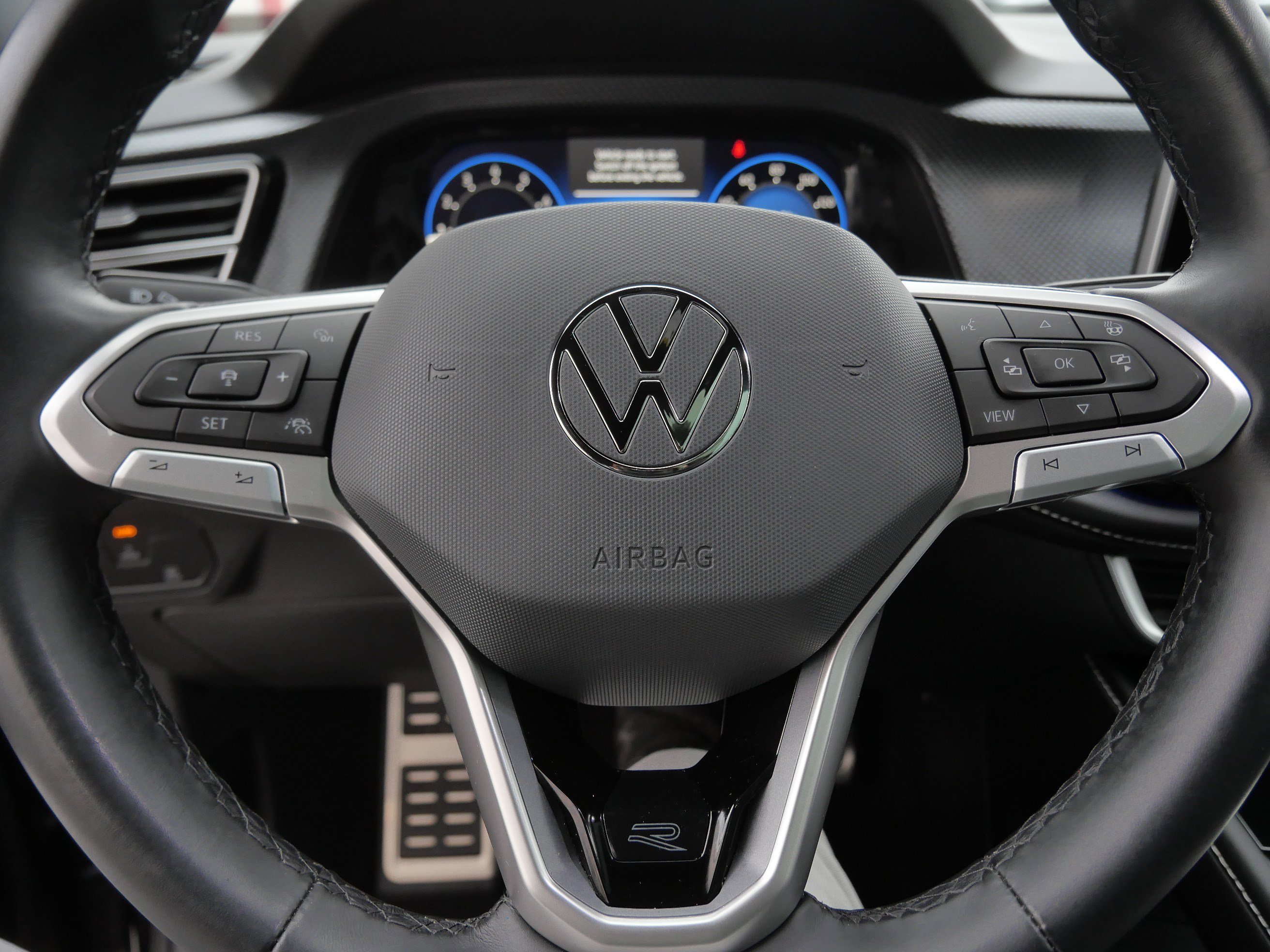 Used 2024 Volkswagen Atlas Cross Sport SEL Premium R-Line image 47