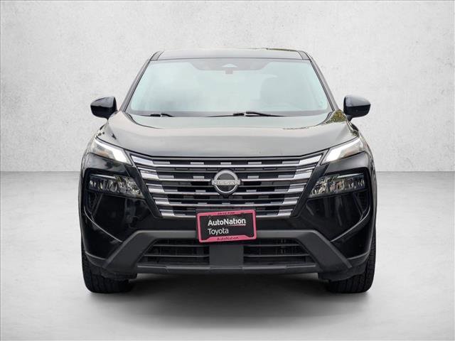 Used 2024 Nissan Rogue SV image 2