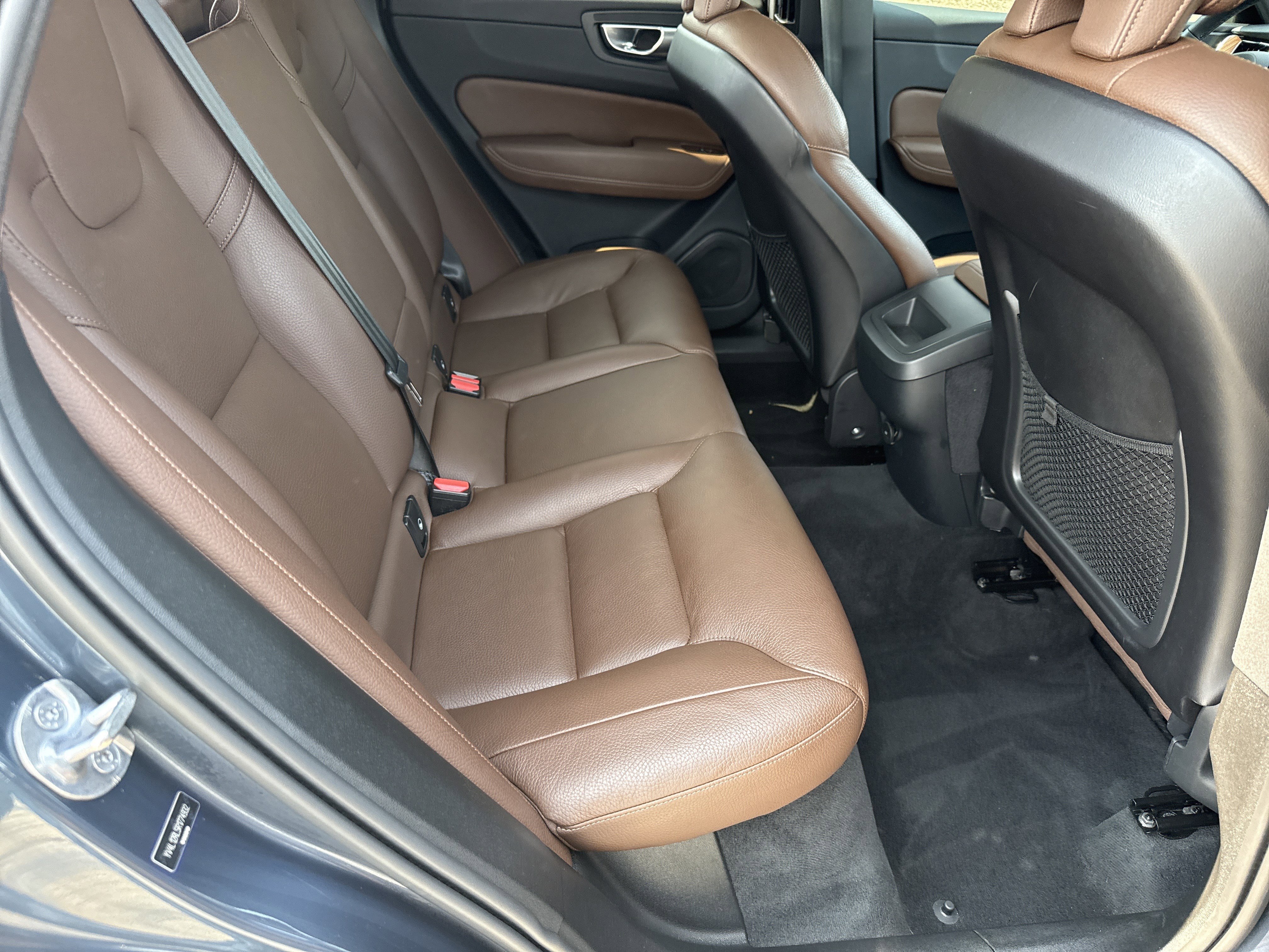 Used 2024 Volvo XC60 B5 Plus AWD/4WD image 15