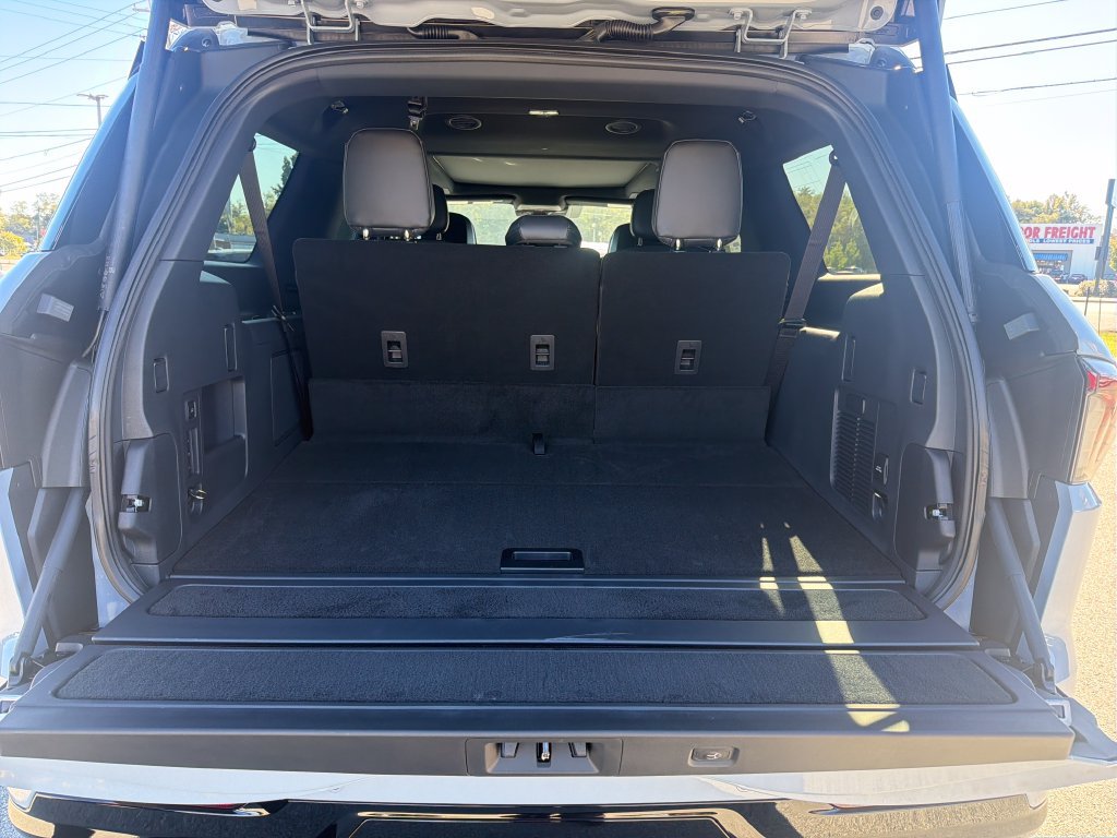 New 2027 Lincoln Navigator L Reserve w/ Jet Appearance Package AWD/4WD image 9