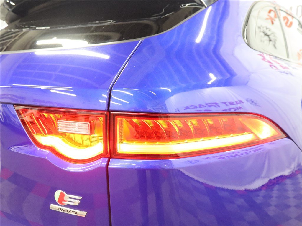 Used 2019 Jaguar F-PACE S AWD/4WD image 10