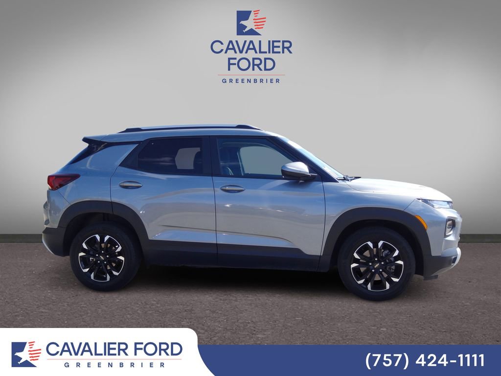 Used 2023 Chevrolet TrailBlazer LT FWD image 2