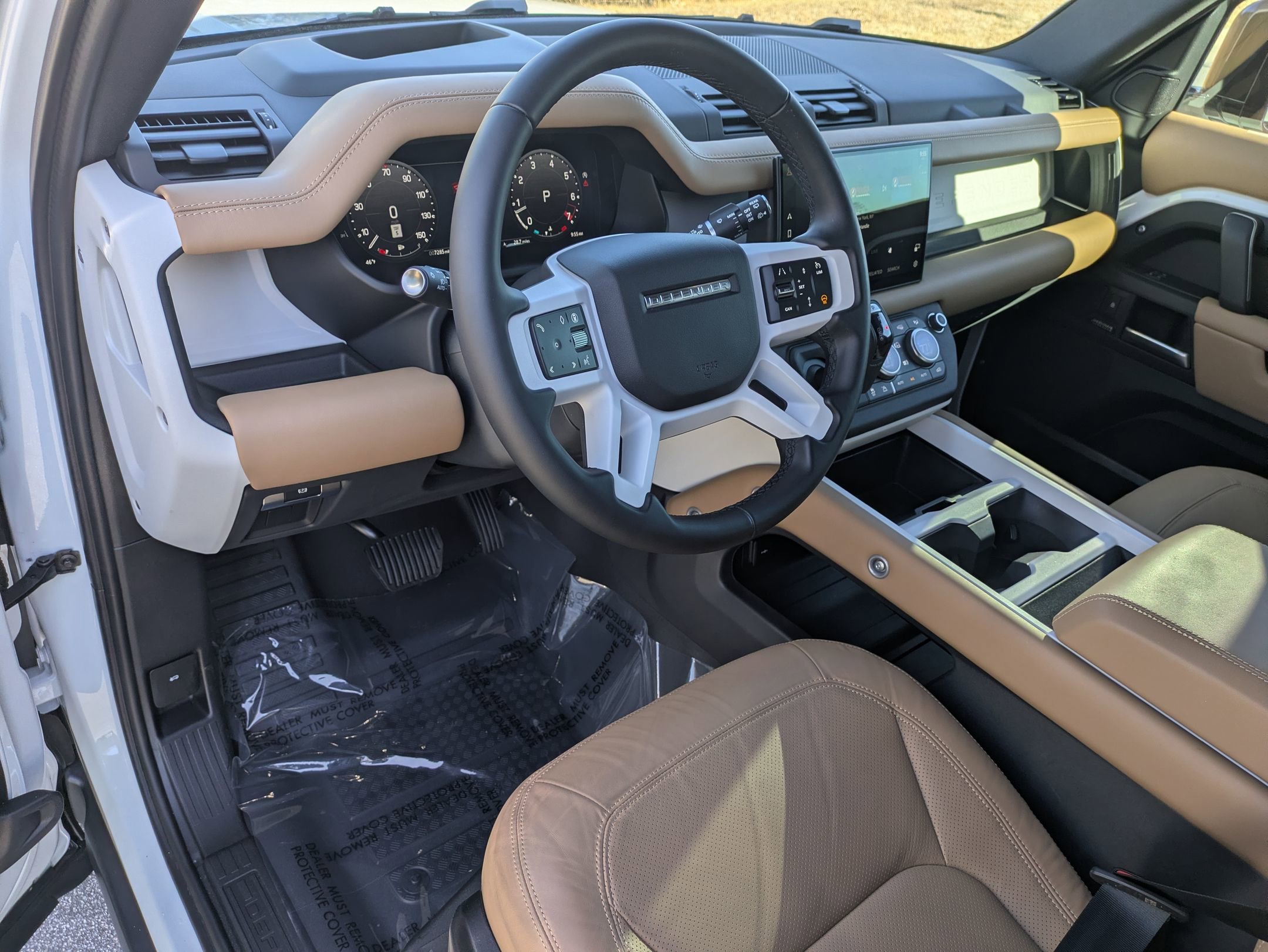 Certified 2025 Land Rover Defender 110 X-Dynamic SE image 9