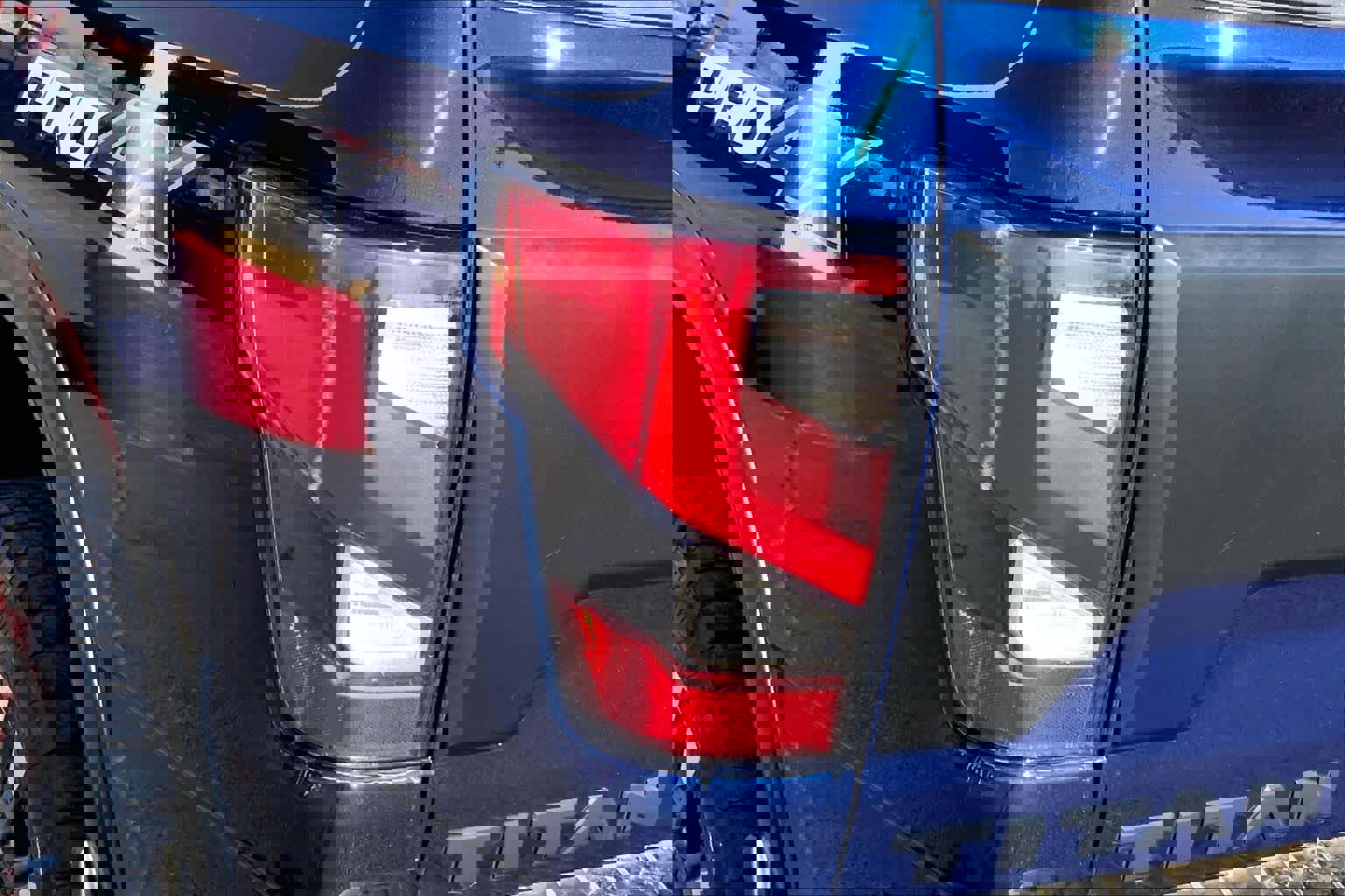 Used 2023 Nissan Titan PRO-4X image 28