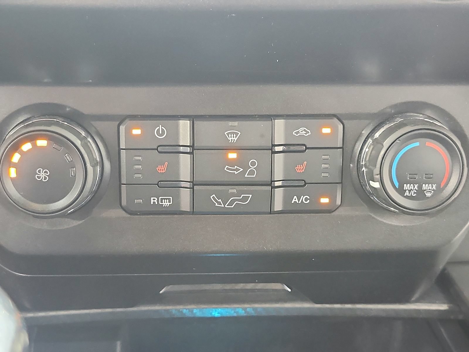 Used 2019 Ford F150 XLT w/ Equipment Group 302A Luxury AWD/4WD image 34