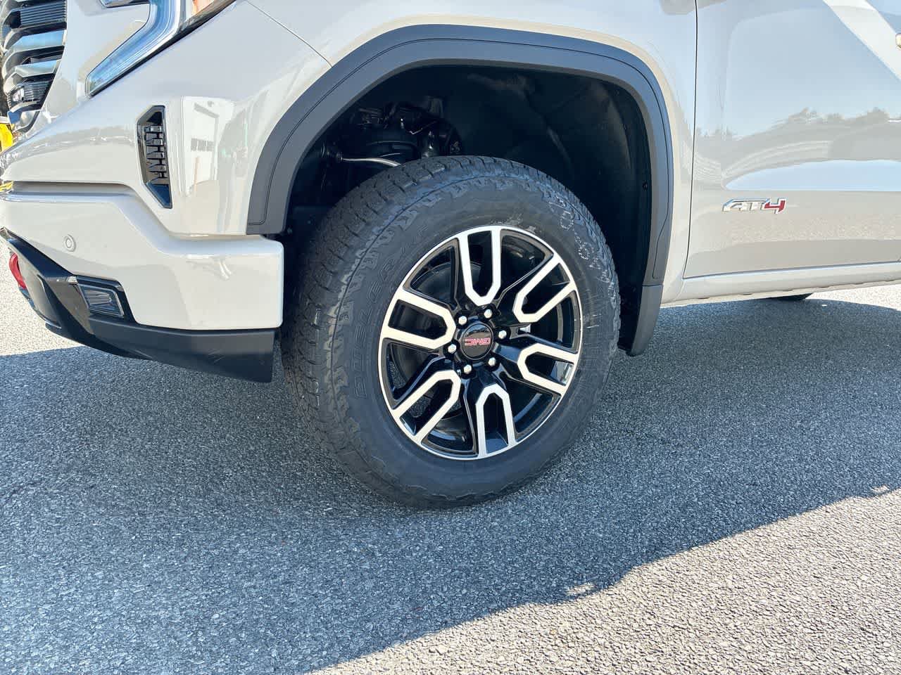 New 2026 GMC Sierra 1500 AT4 w/ Technology Package AWD/4WD image 34