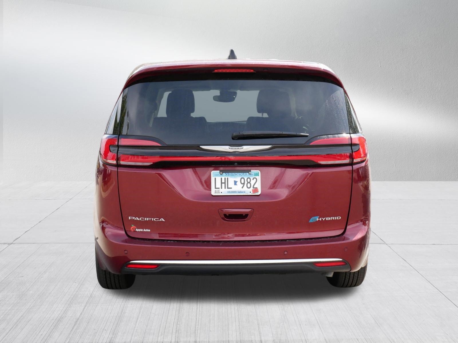 Used 2023 Chrysler Pacifica Touring-L FWD image 6
