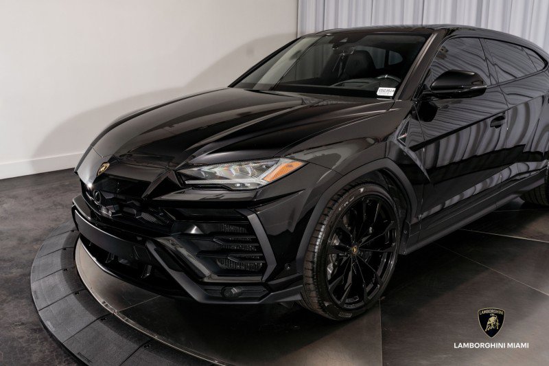 Used 2021 Lamborghini Urus image 9