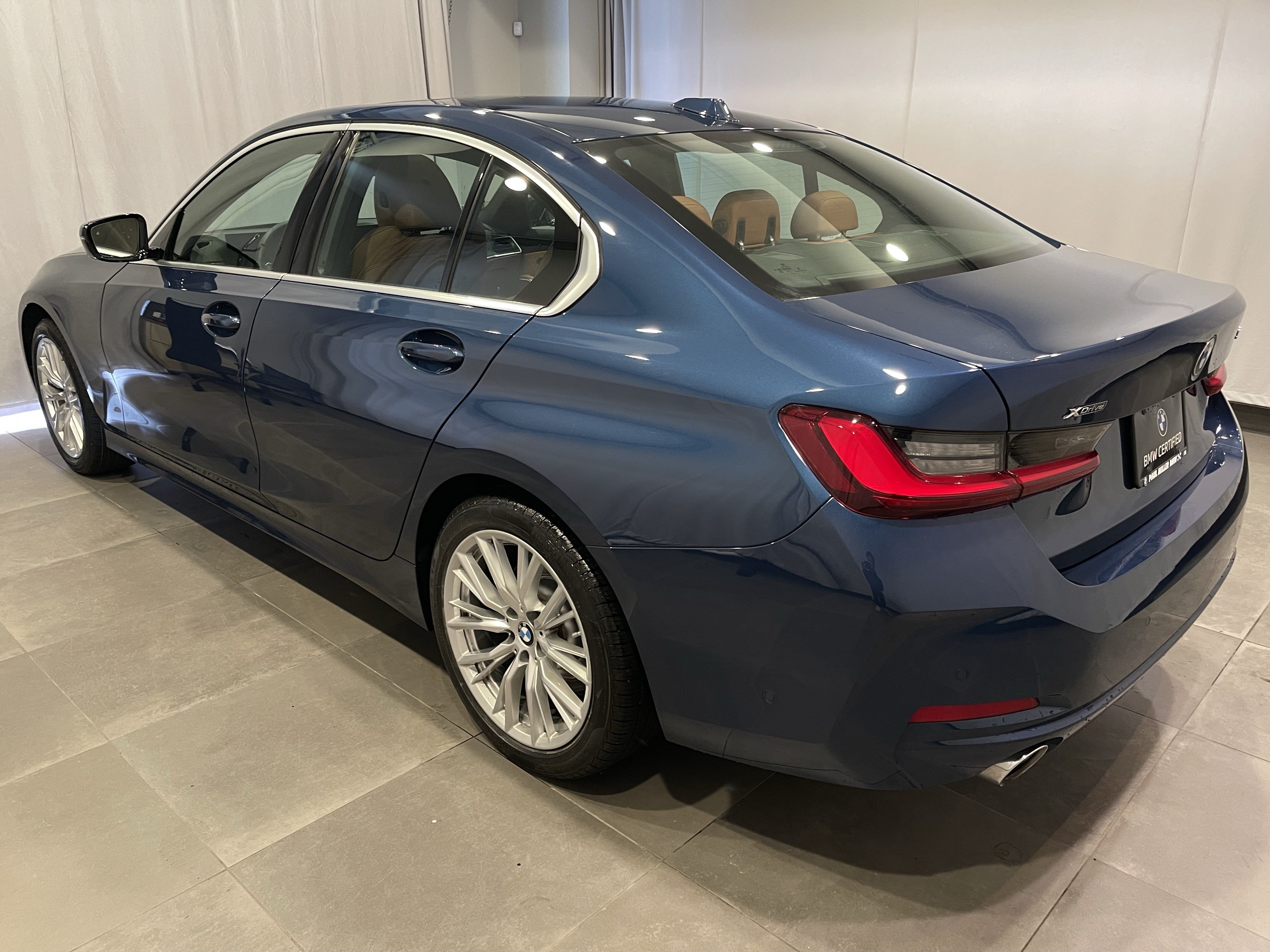 Certified 2024 BMW 330i xDrive Sedan w/ Premium Package AWD/4WD image 4