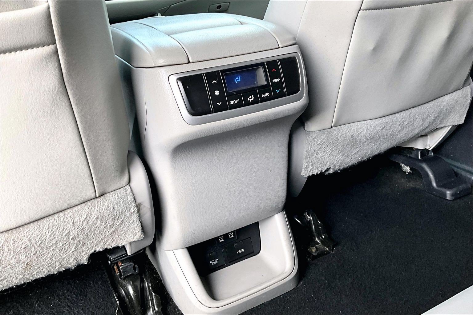 Used 2017 Toyota Highlander Limited w/ Carpet Mat Package FWD image 24