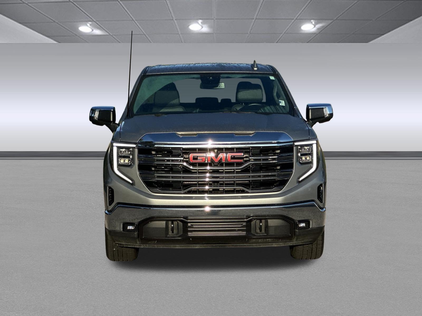 Used 2025 GMC Sierra 1500 SLT RWD image 8