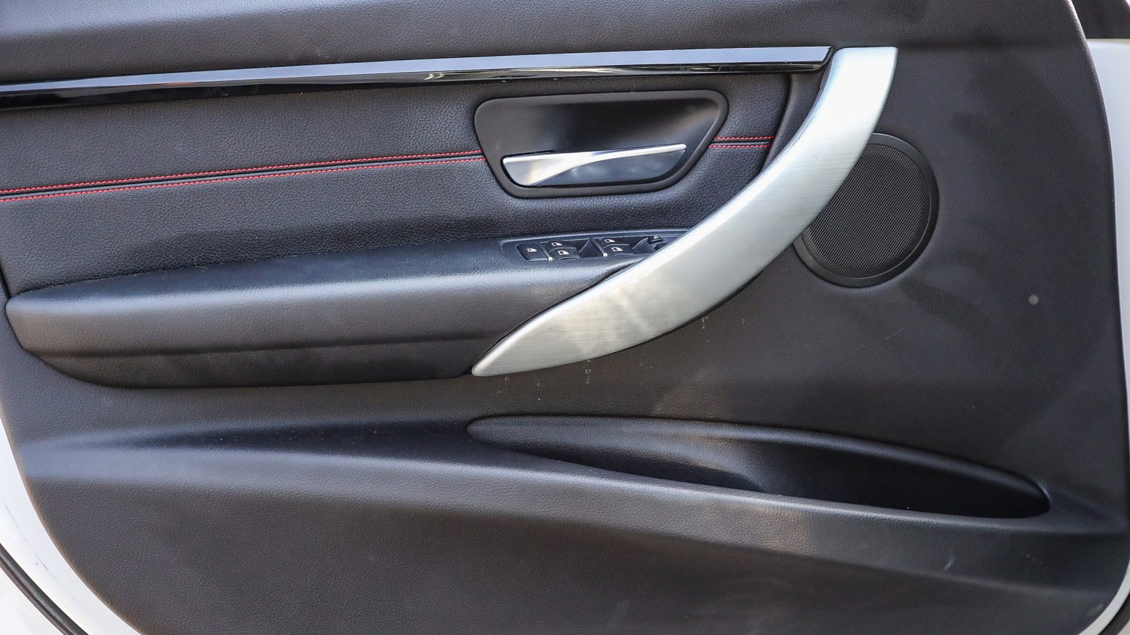 Used 2018 BMW 330e image 19