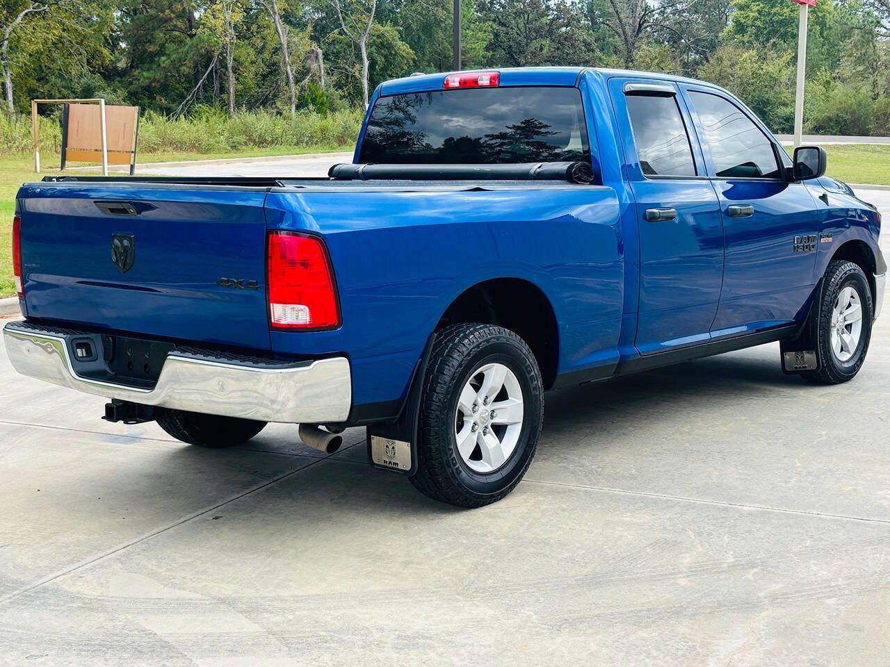 Used 2015 RAM 1500 ST w/ SXT Appearance Group image 10