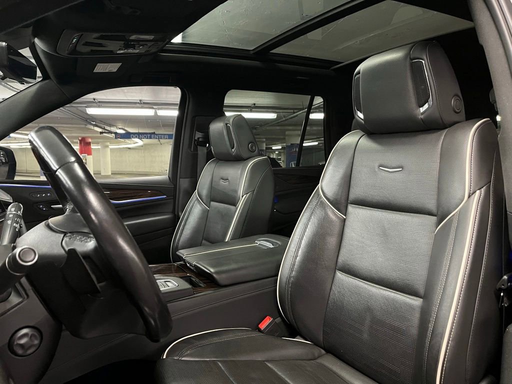 Used 2022 Cadillac Escalade Premium Luxury w/ LPO, Illumination Package image 19