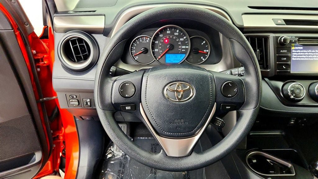 Used 2016 Toyota RAV4 LE FWD image 13