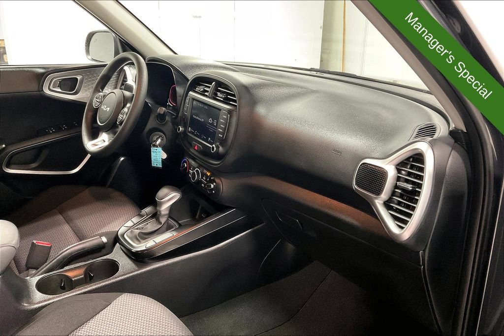 Used 2025 Kia Soul LX w/ LX Technology Package FWD image 19