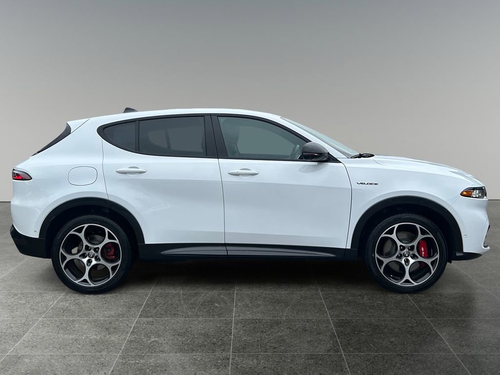 Used 2024 Alfa Romeo Tonale Veloce w/ Active Assist Package AWD/4WD image 9