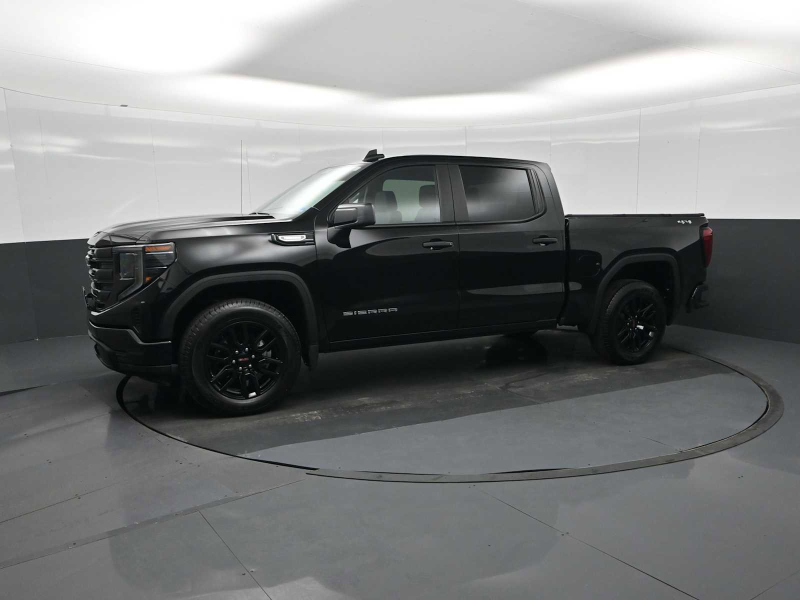 Used 2025 GMC Sierra 1500 Pro w/ Graphite Edition image 4