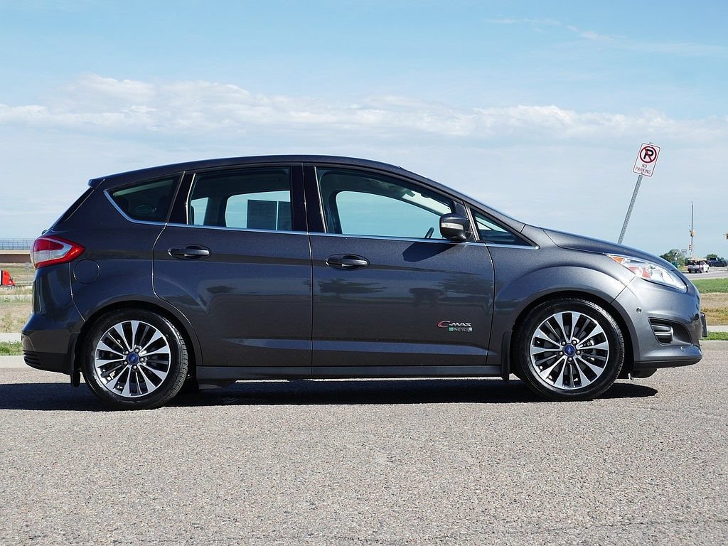 Used 2017 Ford C-MAX Energi Titanium w/ Equipment Group 501A FWD image 7