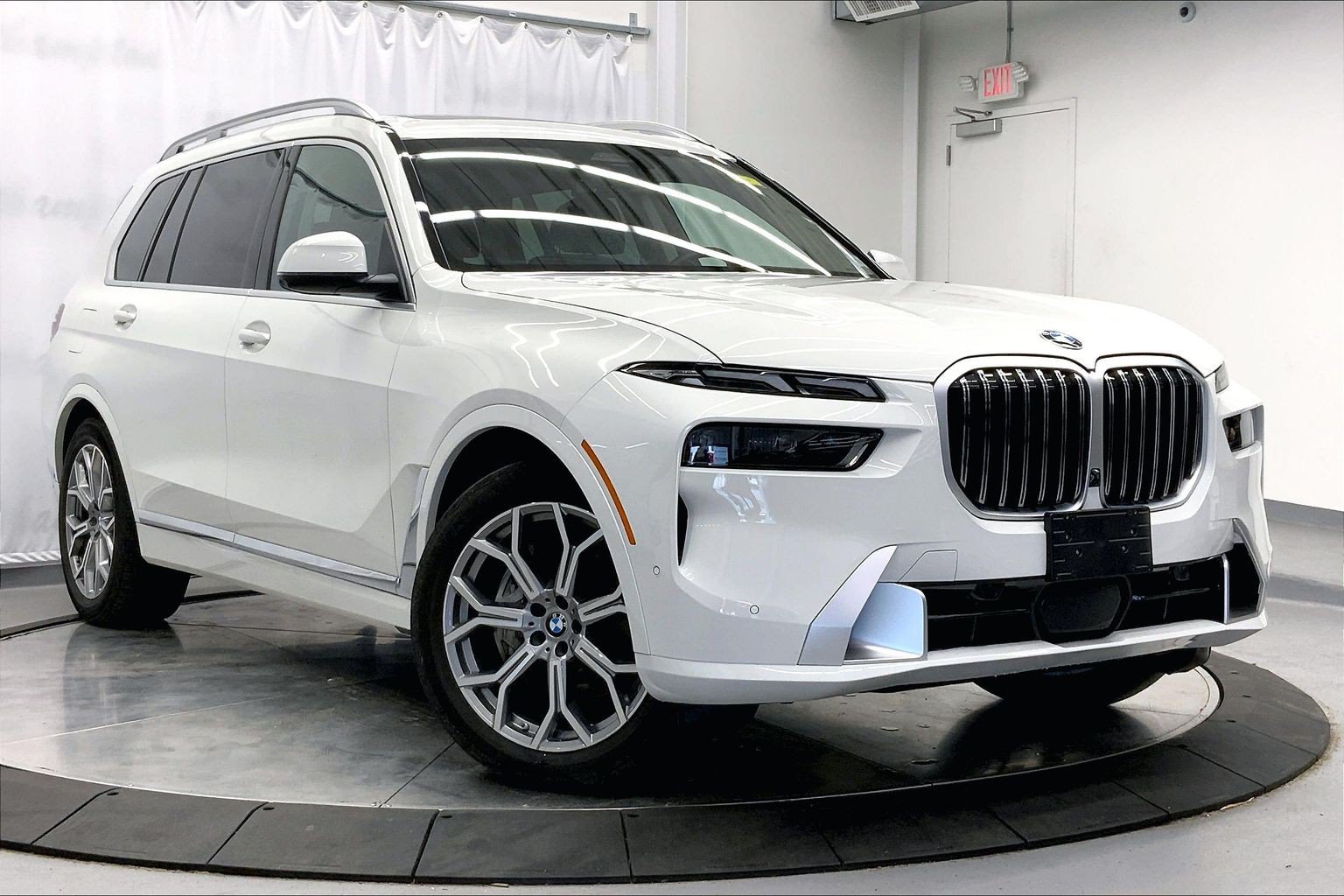 Used 2024 BMW X7 xDrive40i w/ Executive Package AWD/4WD image 7