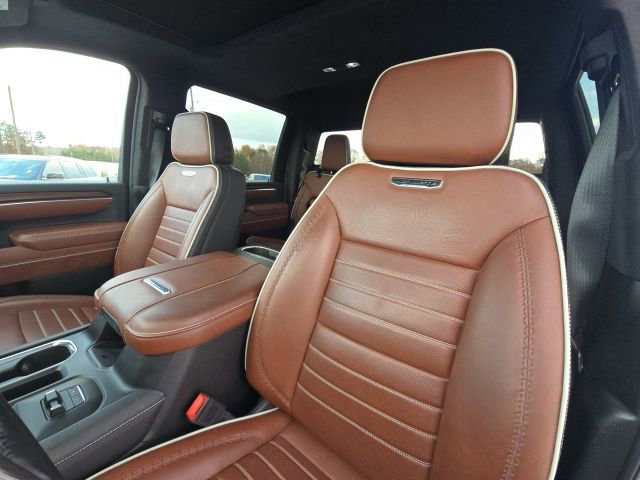 Used 2025 GMC Sierra 2500 Denali Ultimate image 24