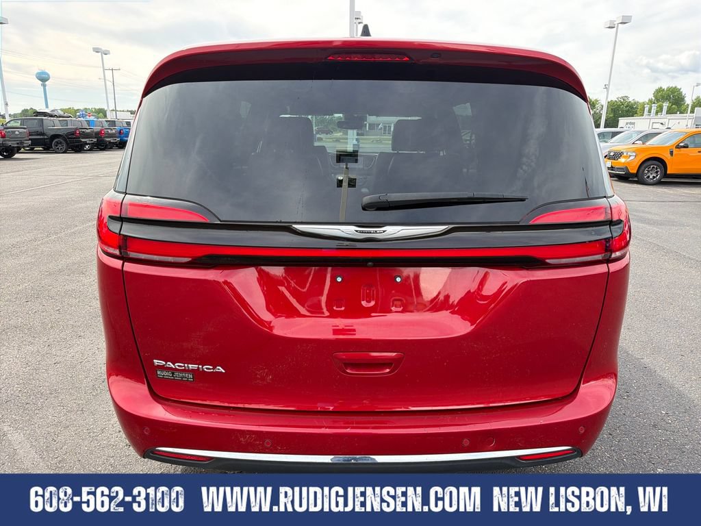 Used 2025 Chrysler Pacifica Select FWD image 4