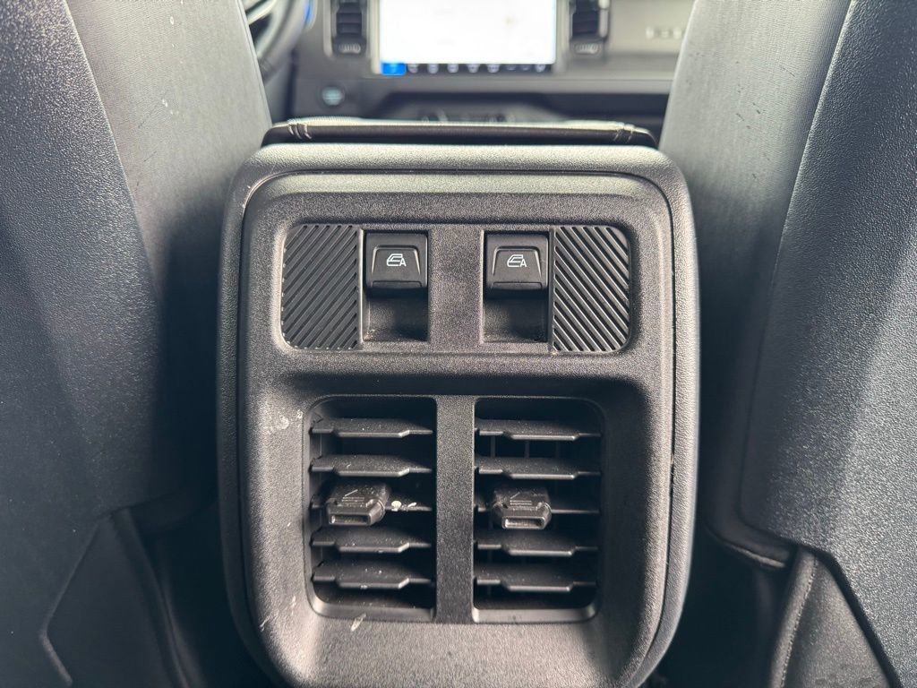 Used 2025 Ford Bronco Badlands image 19