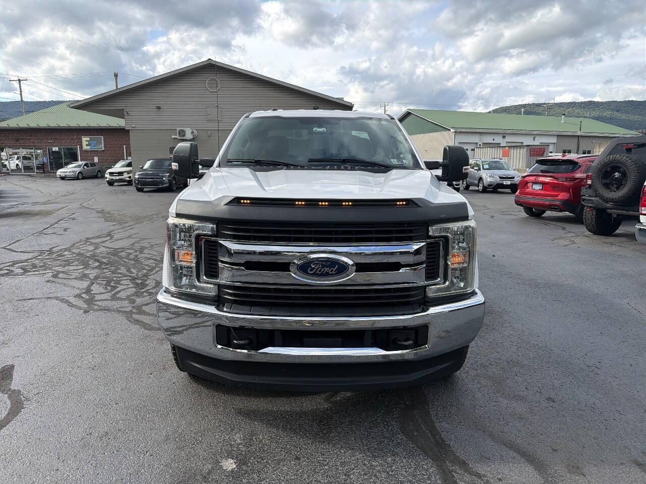 Used 2017 Ford F250 XLT AWD/4WD image 3