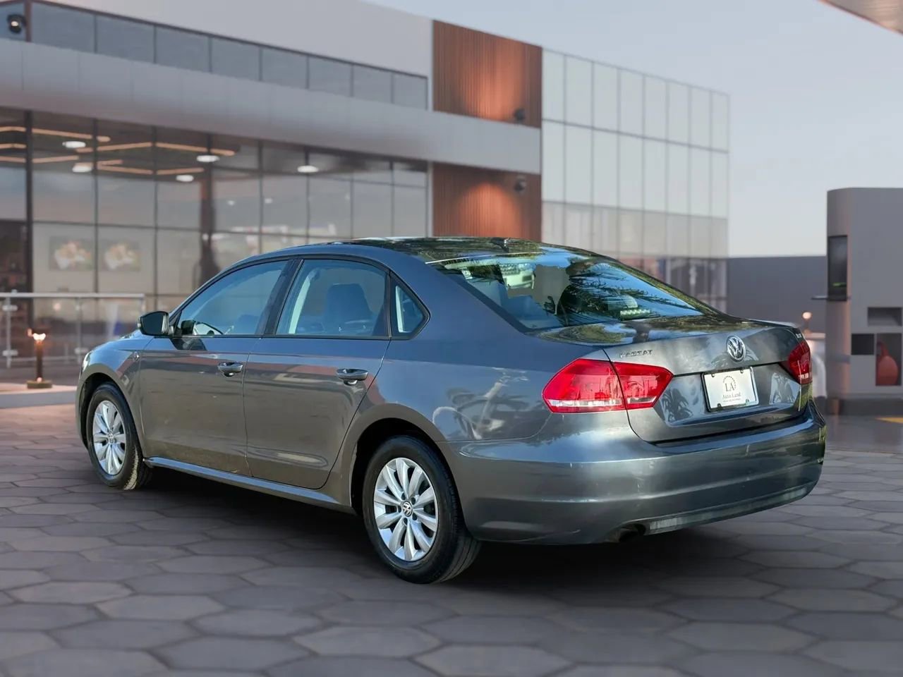 Used 2015 Volkswagen Passat 1.8T Wolfsburg Edition FWD image 4