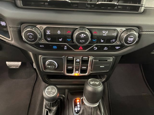 Used 2025 Jeep Wrangler Unlimited Sahara w/ Safety Group image 28