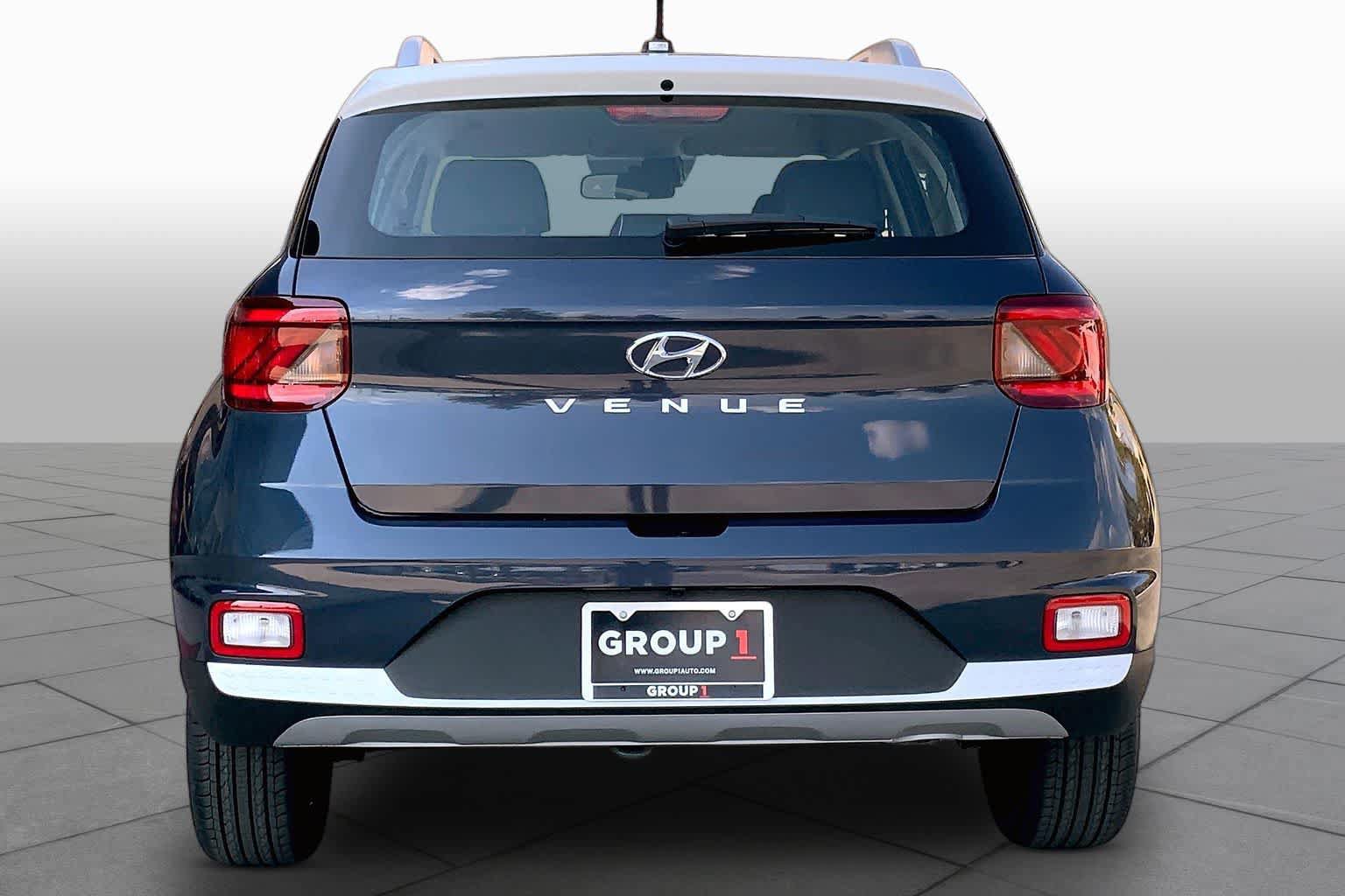 New 2026 Hyundai Venue SEL FWD image 4