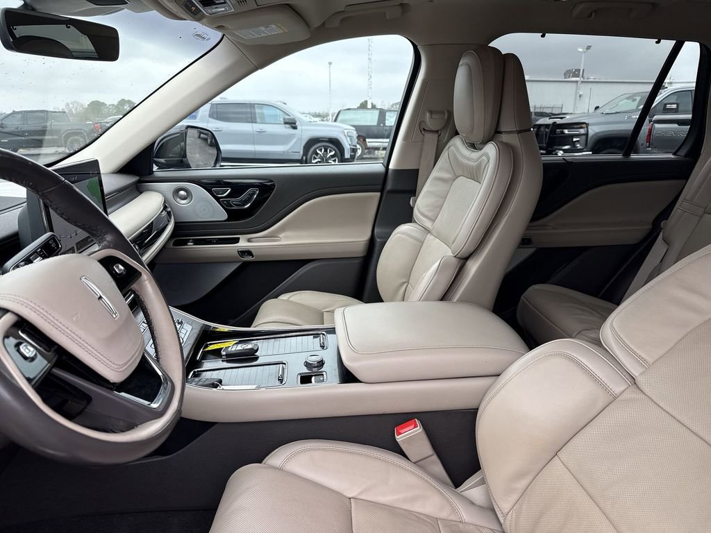 Used 2023 Lincoln Aviator Reserve w/ Equipment Group 201A image 26