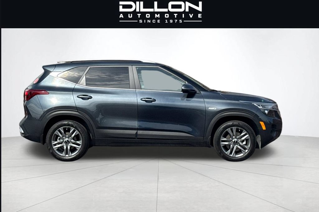 Used 2022 Kia Seltos S AWD/4WD image 3