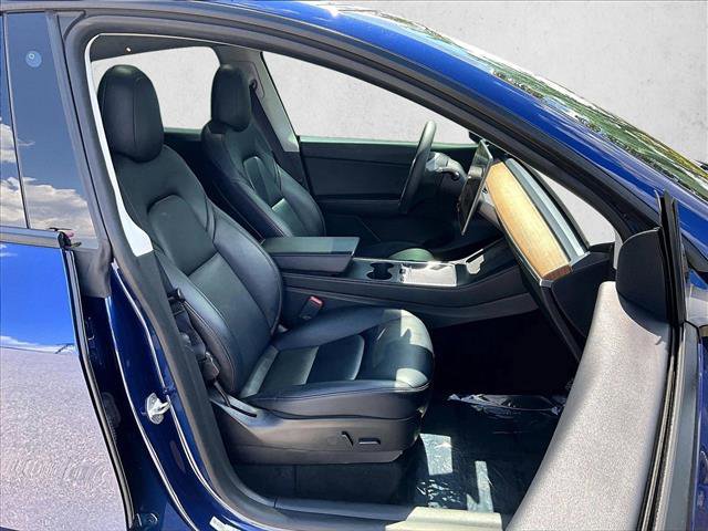 Used 2022 Tesla Model Y Long Range image 9