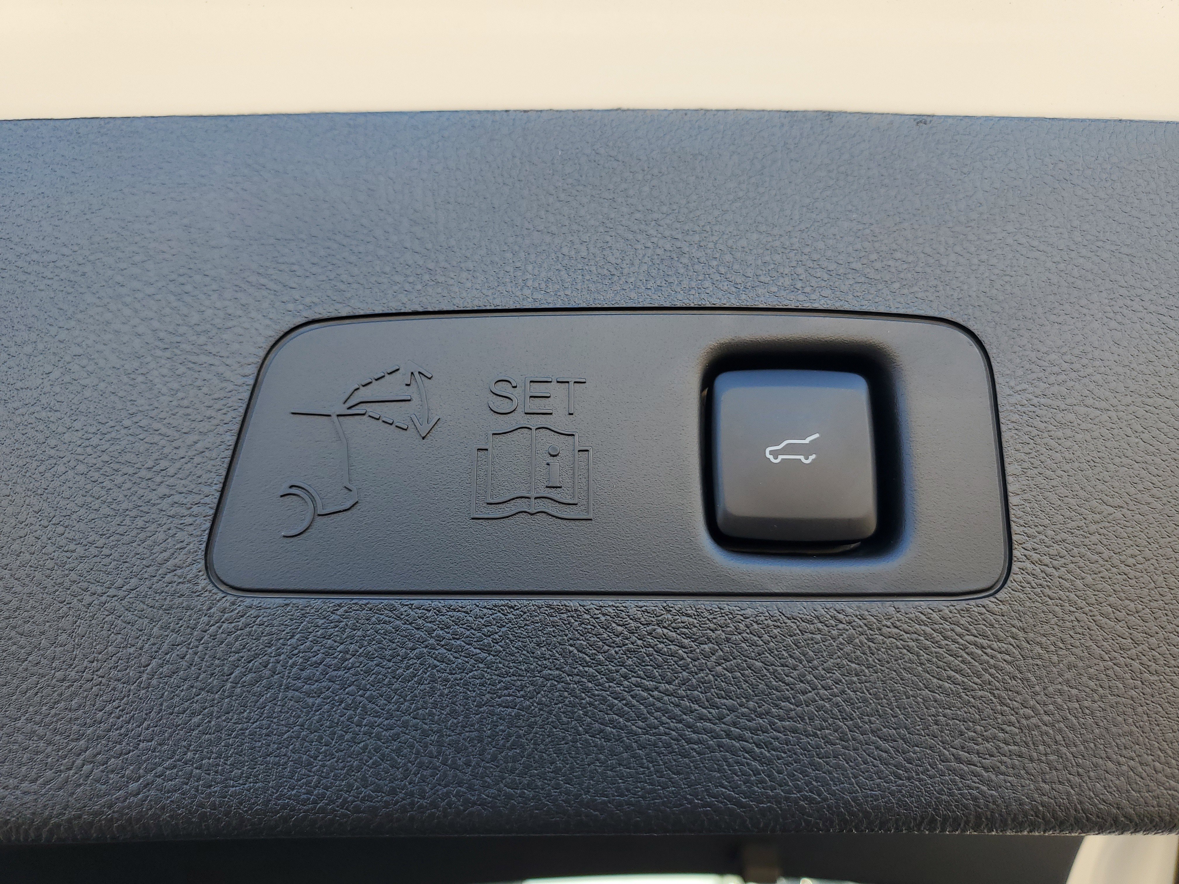 New 2025 Lincoln Corsair Reserve w/ Equipment Group 202A image 31