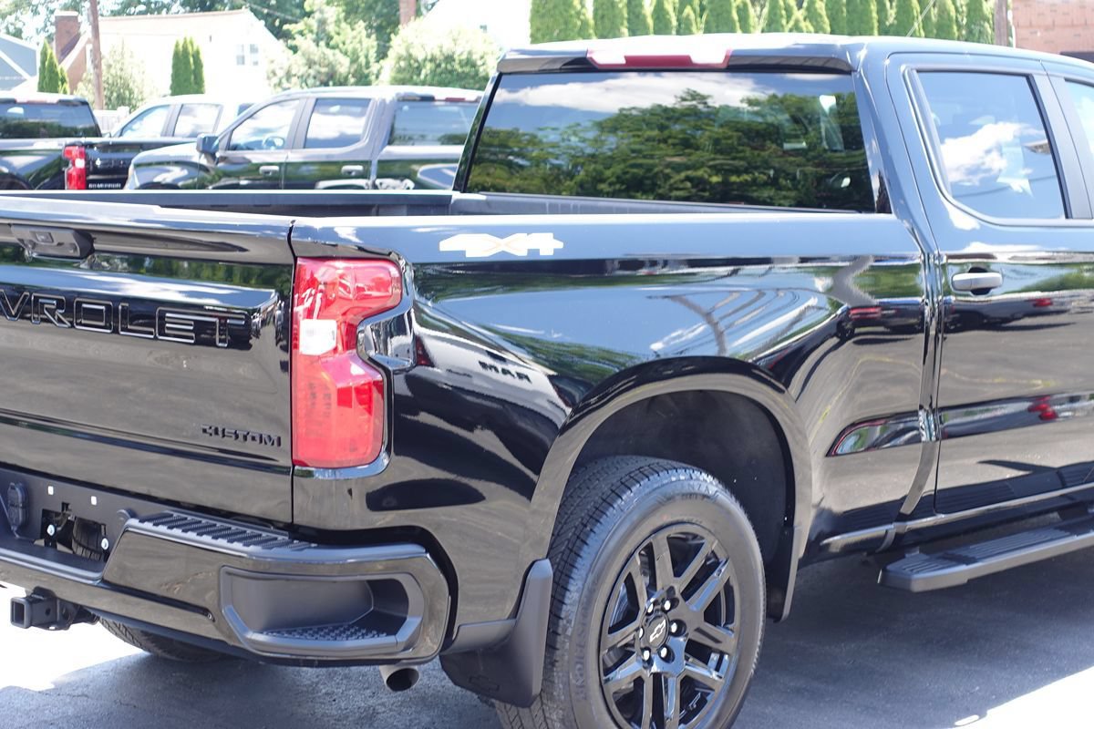 Used 2024 Chevrolet Silverado 1500 Custom AWD/4WD image 12